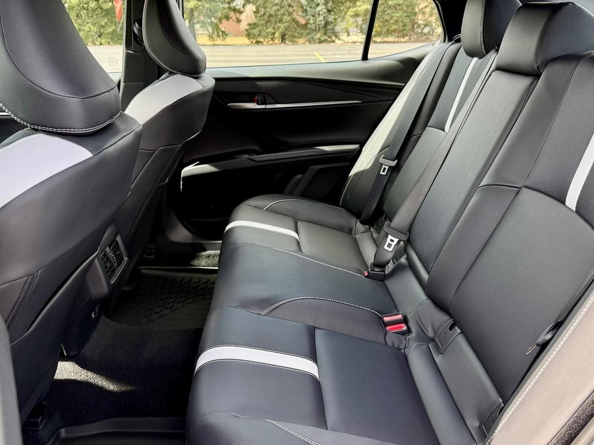 2025 Toyota Camry Hybrid SE — photo 5