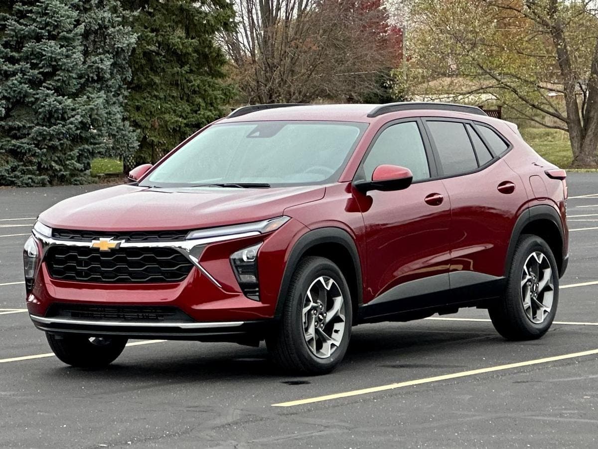 2024 Chevrolet Trax LT — photo 1