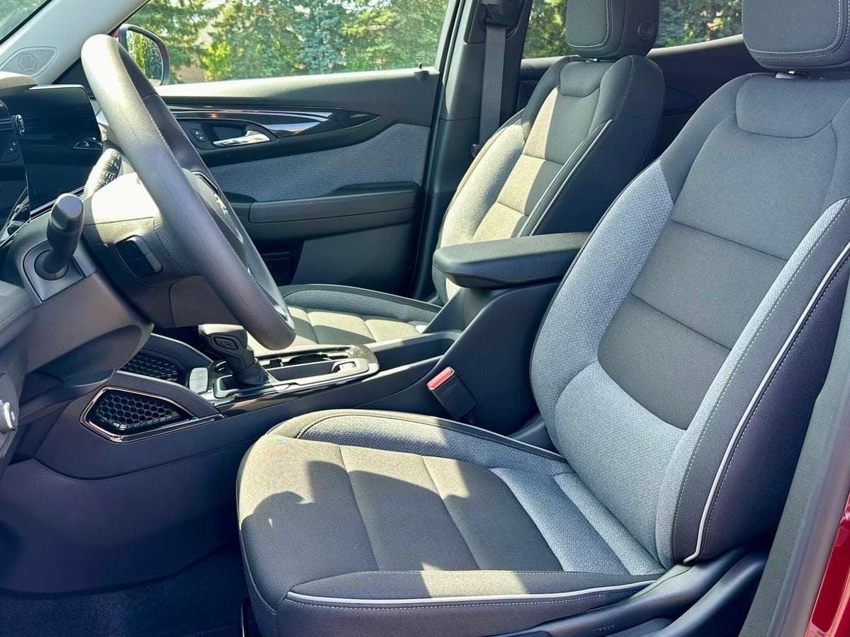 2025 Chevrolet Trailblazer LT — photo 4