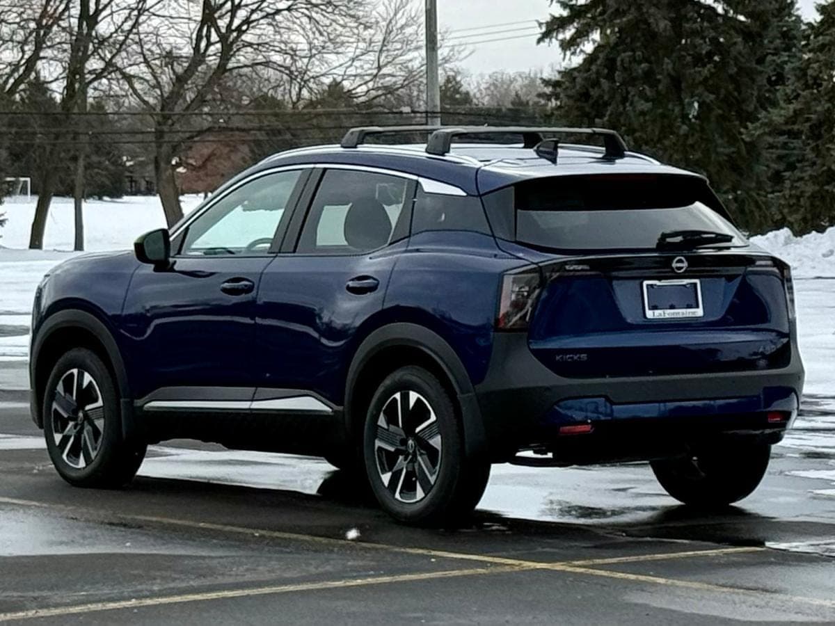 2026 Nissan Kicks SV — photo 2