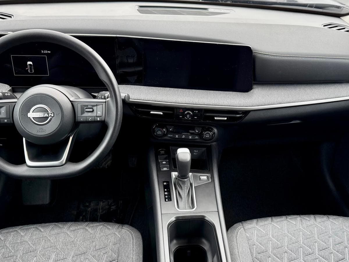 2026 Nissan Kicks SV — photo 3
