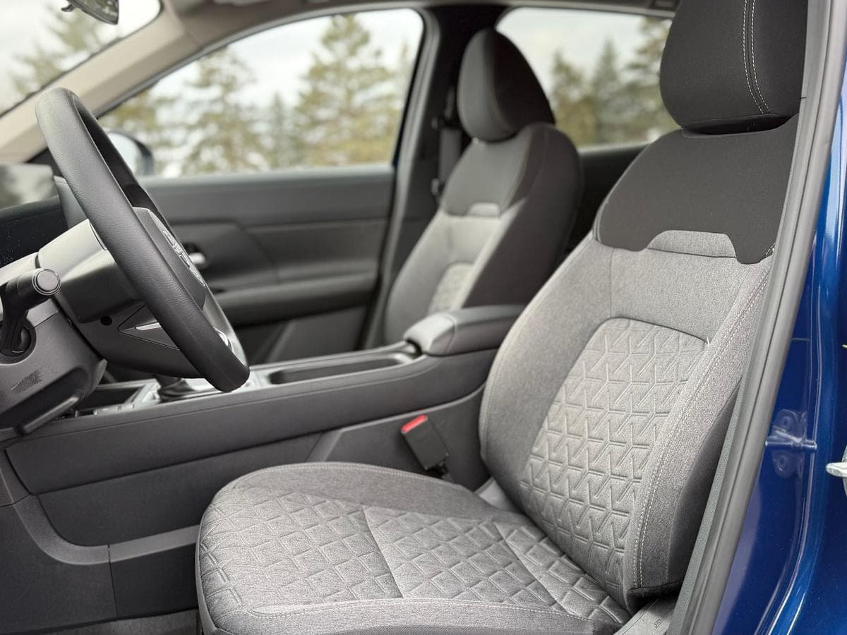 2026 Nissan Kicks SV — photo 4