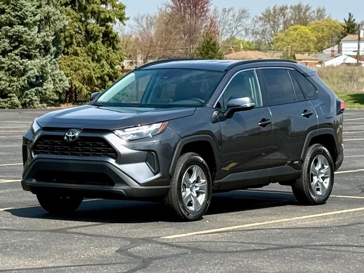 2025 Toyota RAV4 Hybrid XLE AWD — photo 1