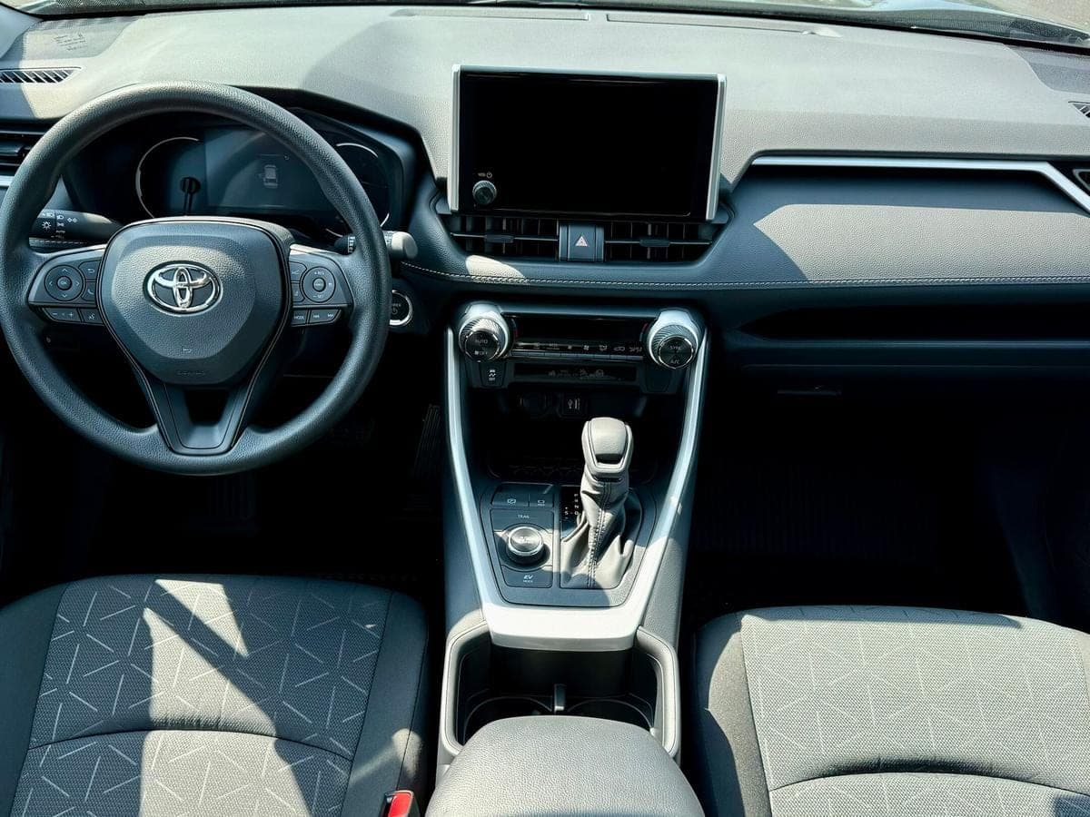 2025 Toyota RAV4 Hybrid XLE AWD — photo 3