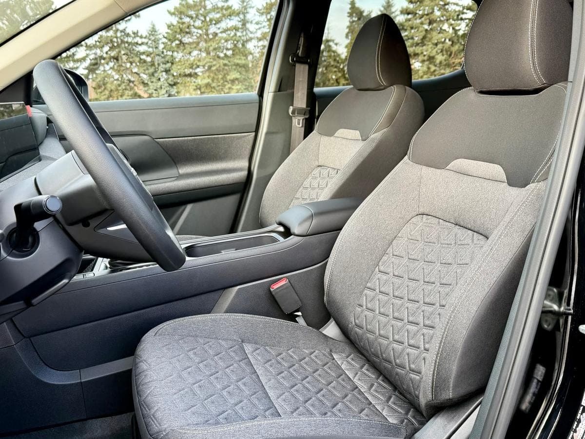 2026 Nissan Kicks SV — photo 4