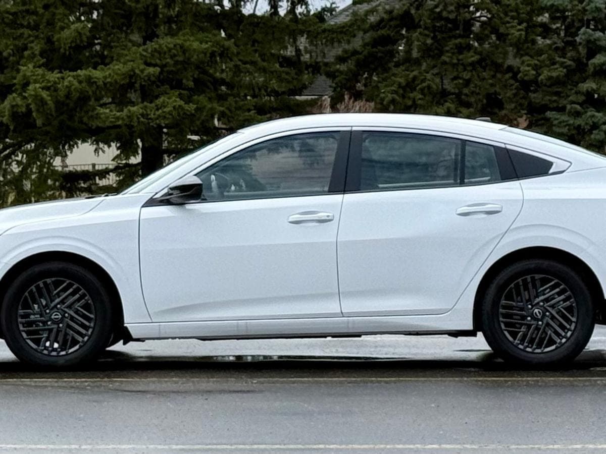 2026 Nissan Sentra SV — photo 2