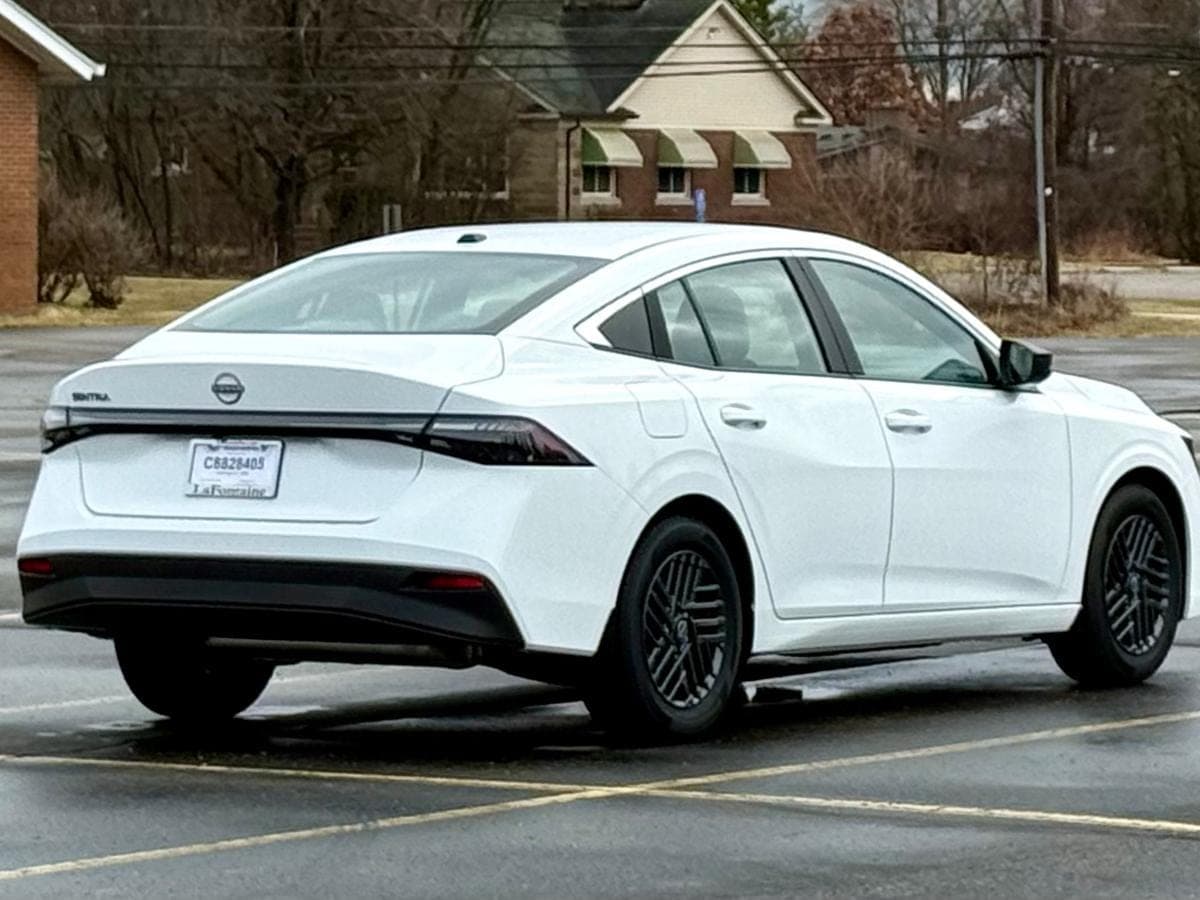 2026 Nissan Sentra SV — photo 5
