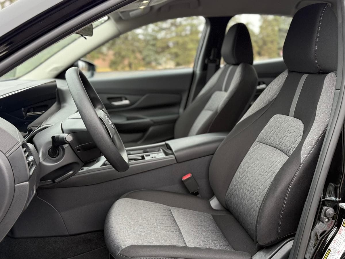 2026 Nissan Sentra SV — photo 4
