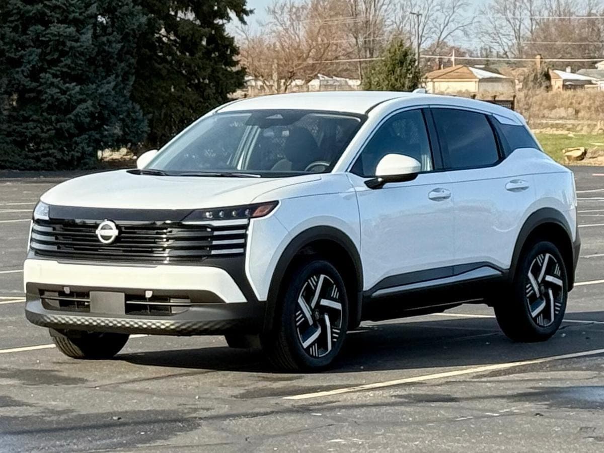 2025 Nissan Kicks SV — photo 1