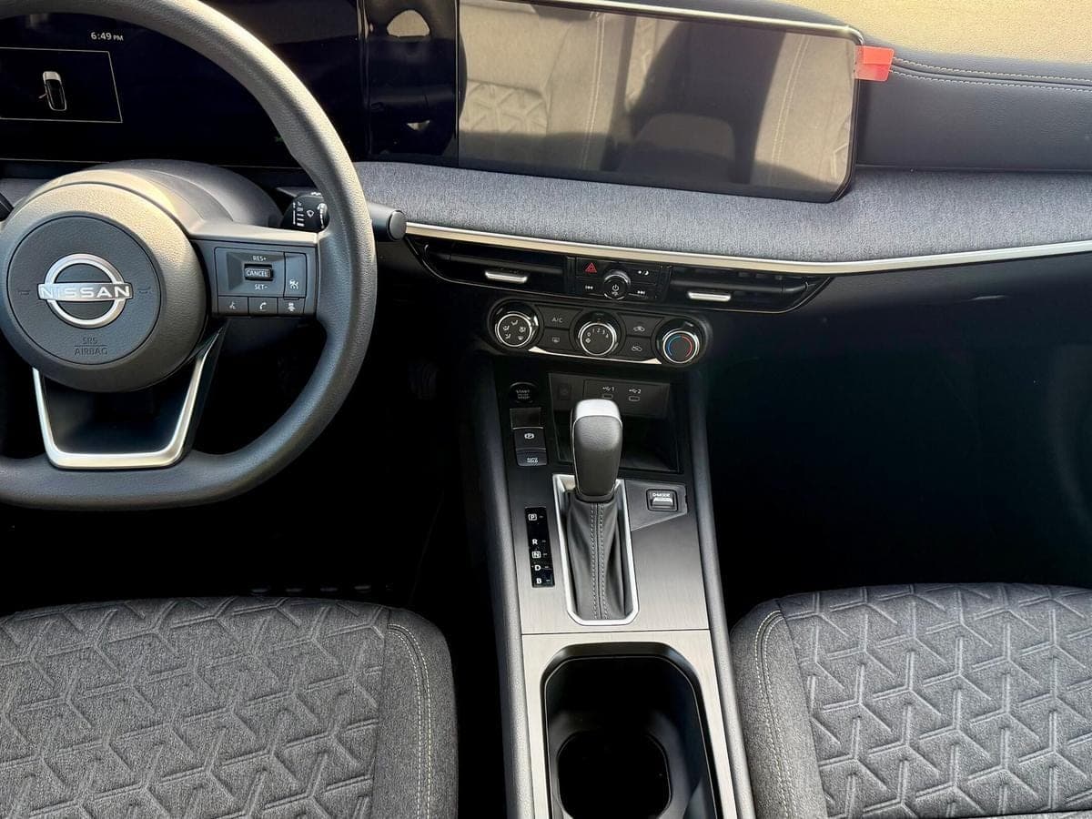2025 Nissan Kicks SV — photo 2