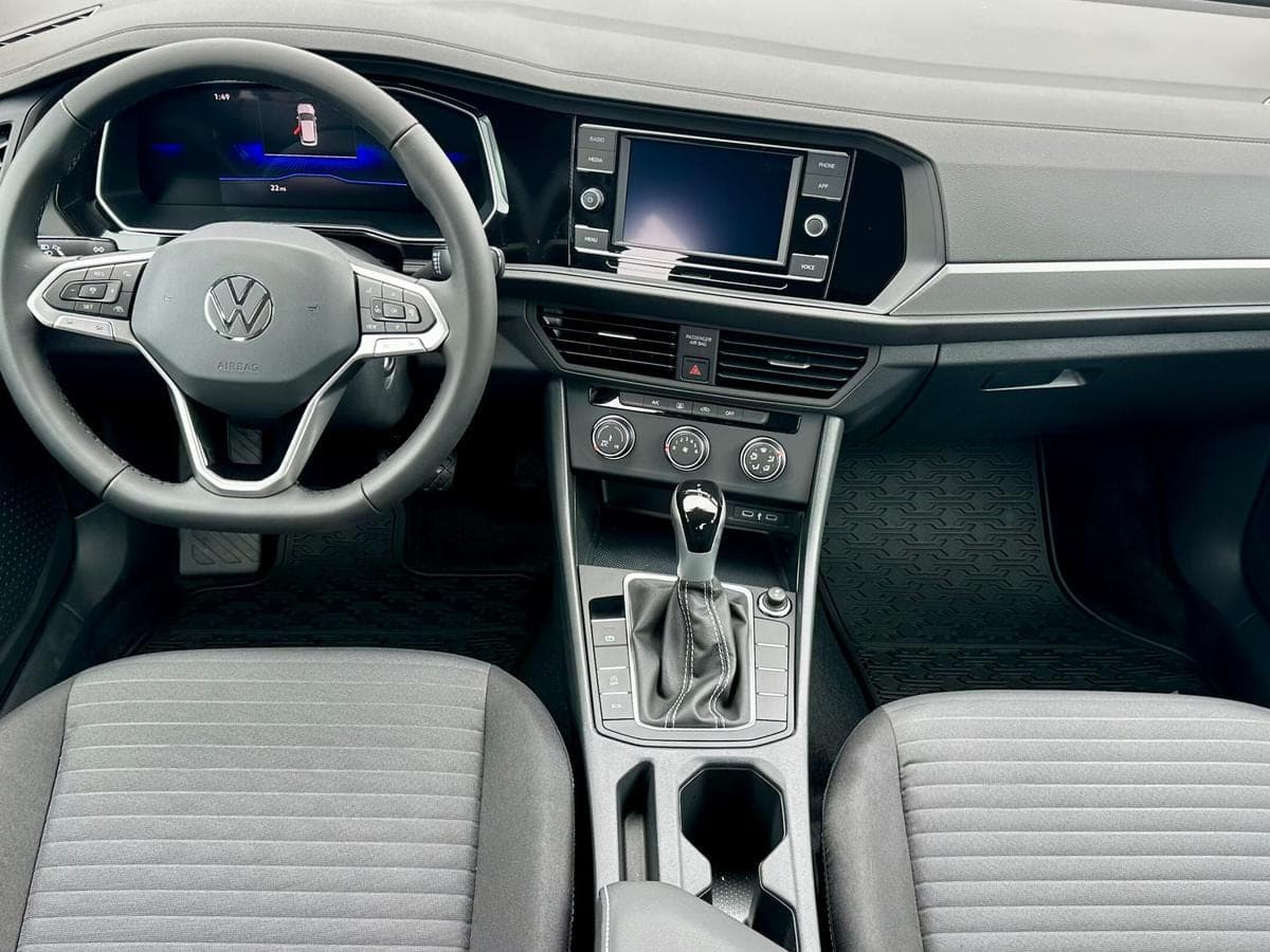 2024 Volkswagen Jetta S — photo 3