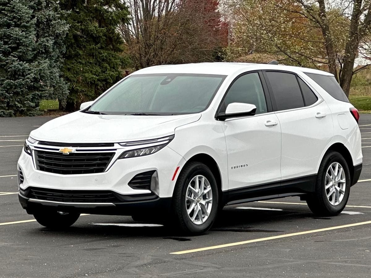 2024 Chevrolet Equinox LT — photo 1