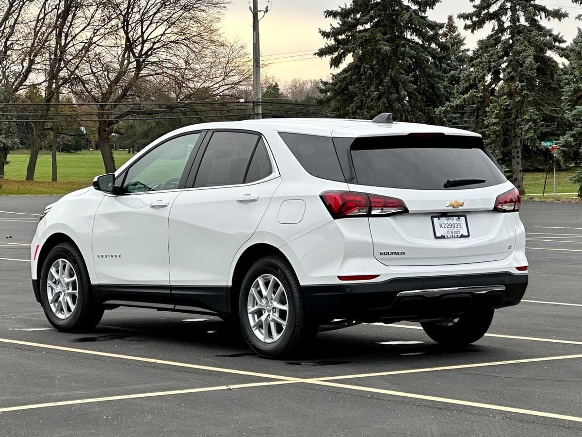 2024 Chevrolet Equinox LT — photo 2