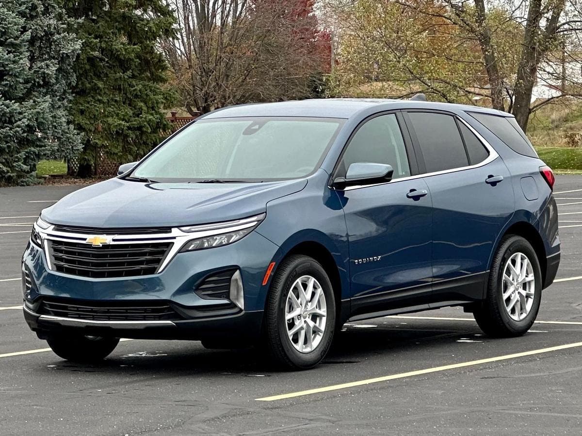 2024 Chevrolet Equinox LT — photo 1