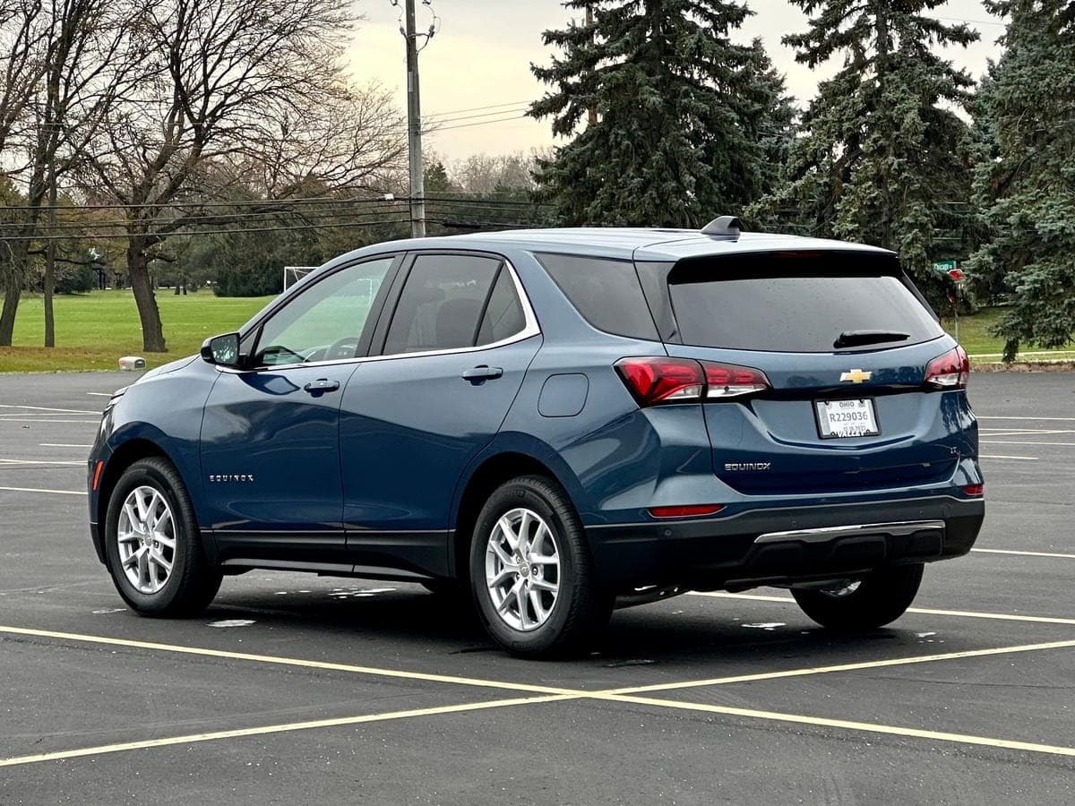 2024 Chevrolet Equinox LT — photo 2