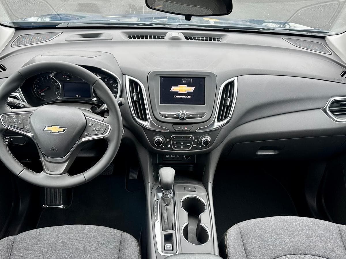 2024 Chevrolet Equinox LT — photo 3
