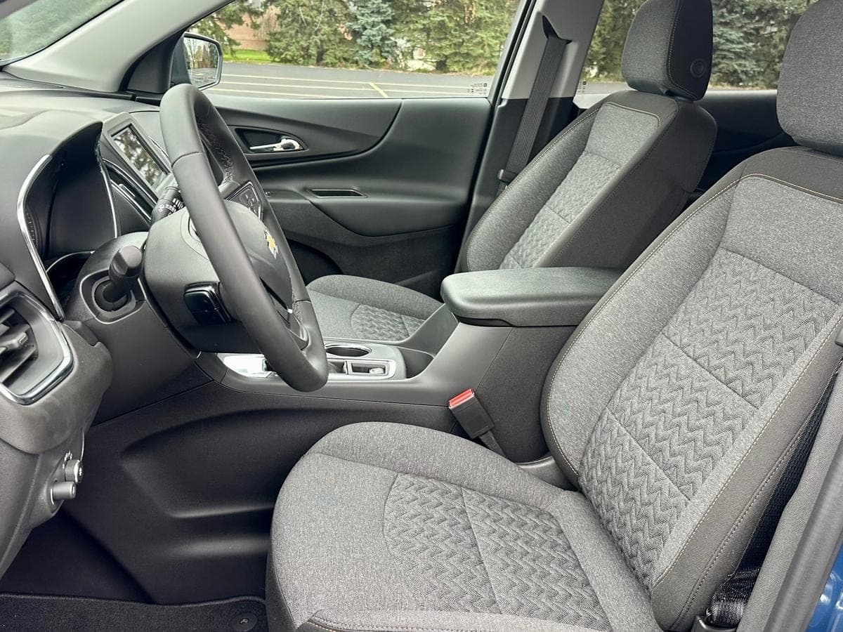 2024 Chevrolet Equinox LT — photo 4