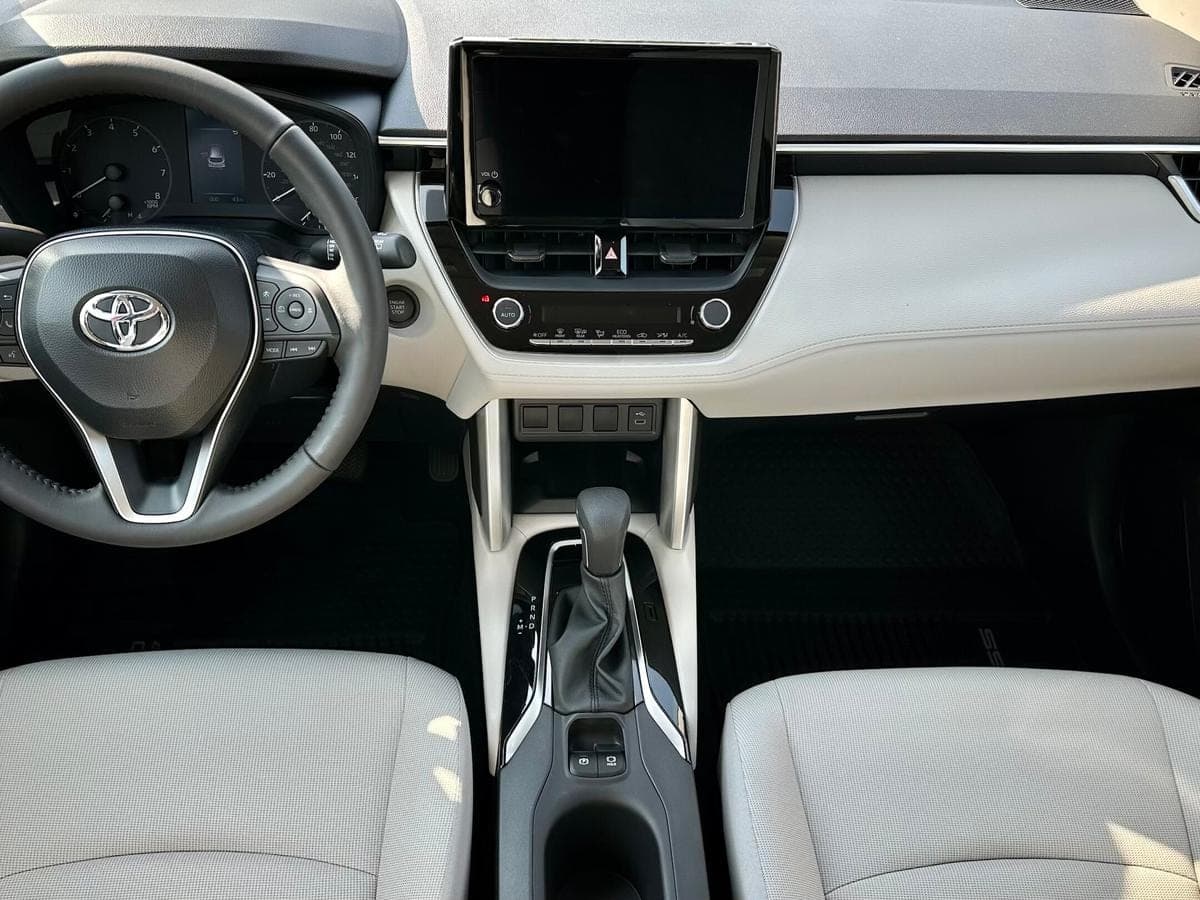 2024 Toyota Corolla Cross LE — photo 3