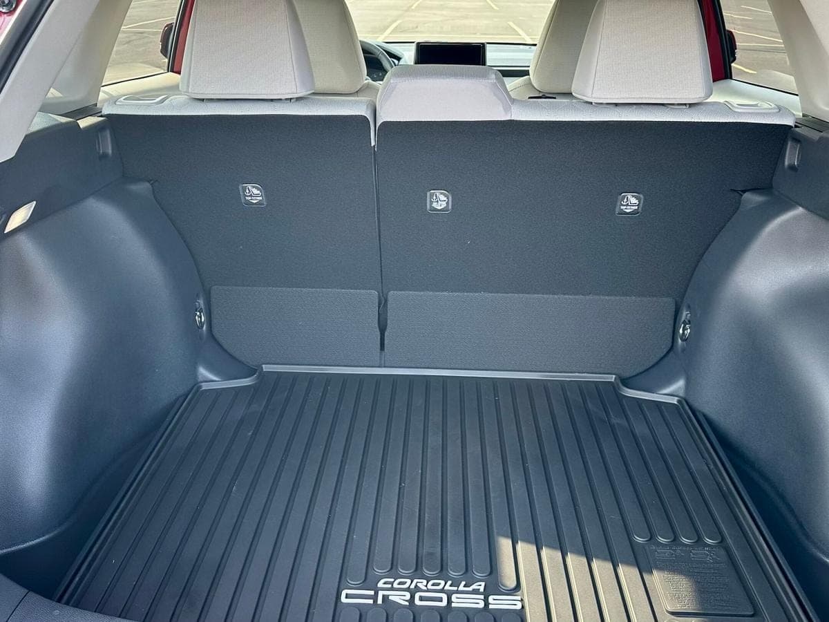 2024 Toyota Corolla Cross LE — photo 5