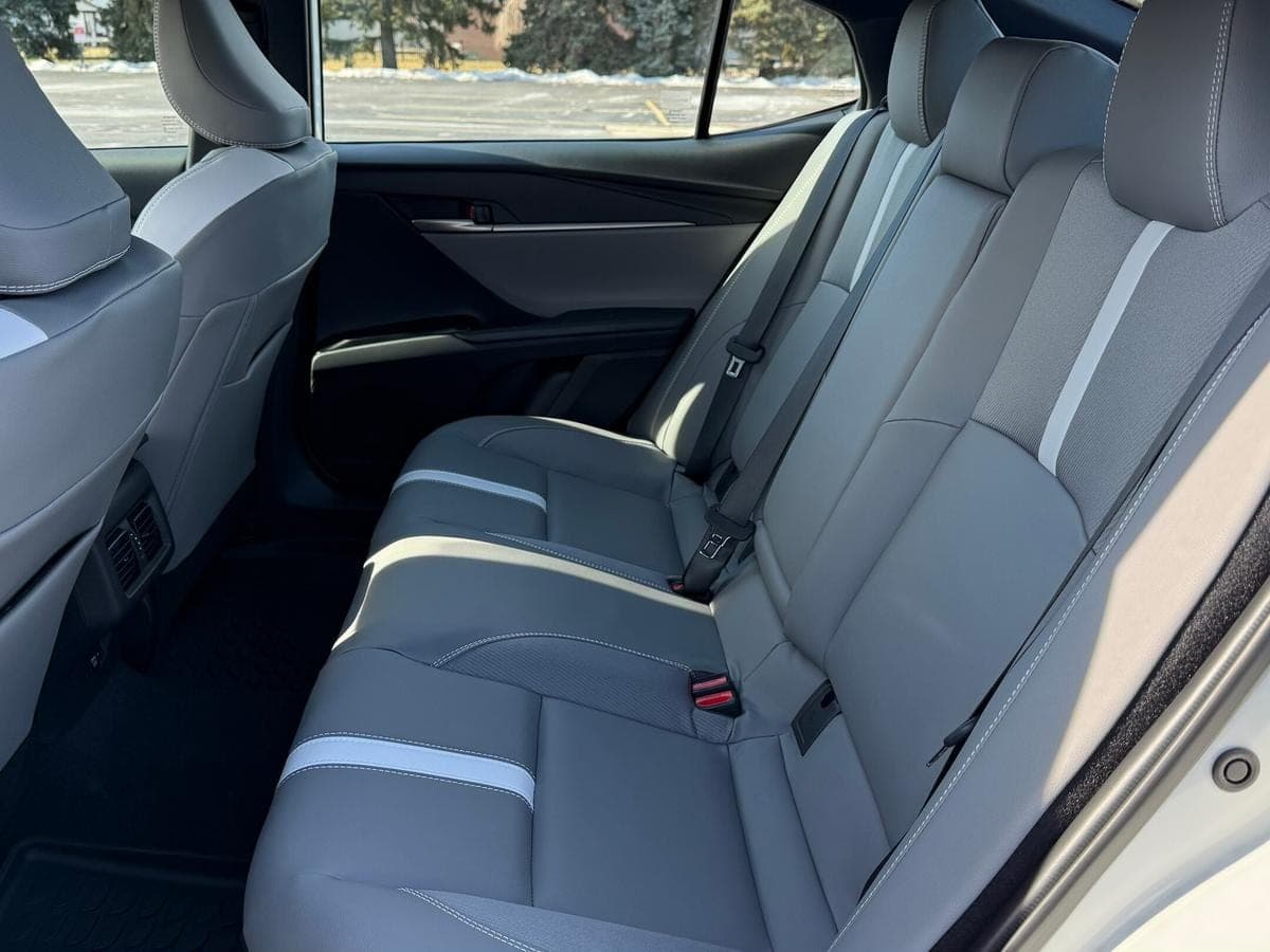 2025 Toyota Camry Hybrid SE — photo 5
