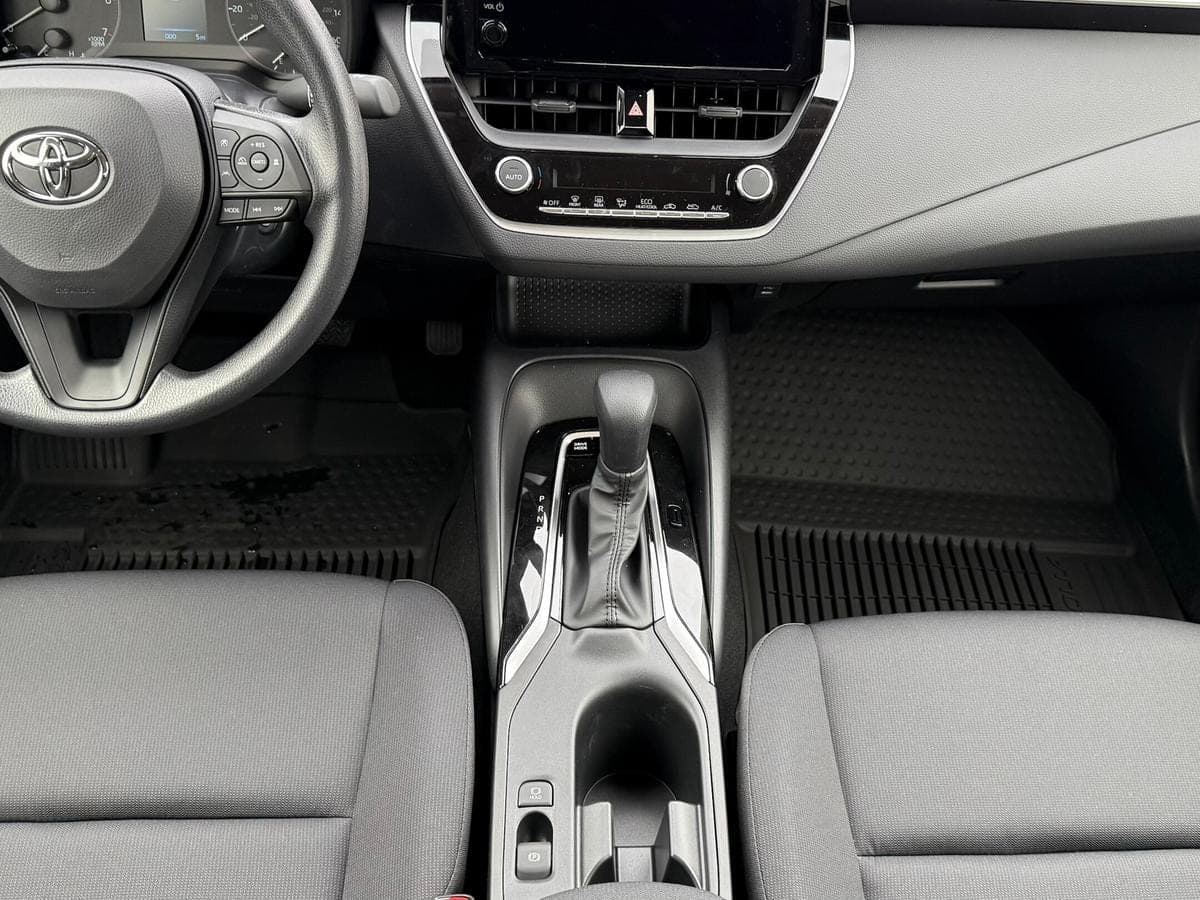 2025 Toyota Corolla Hybrid LE — photo 3