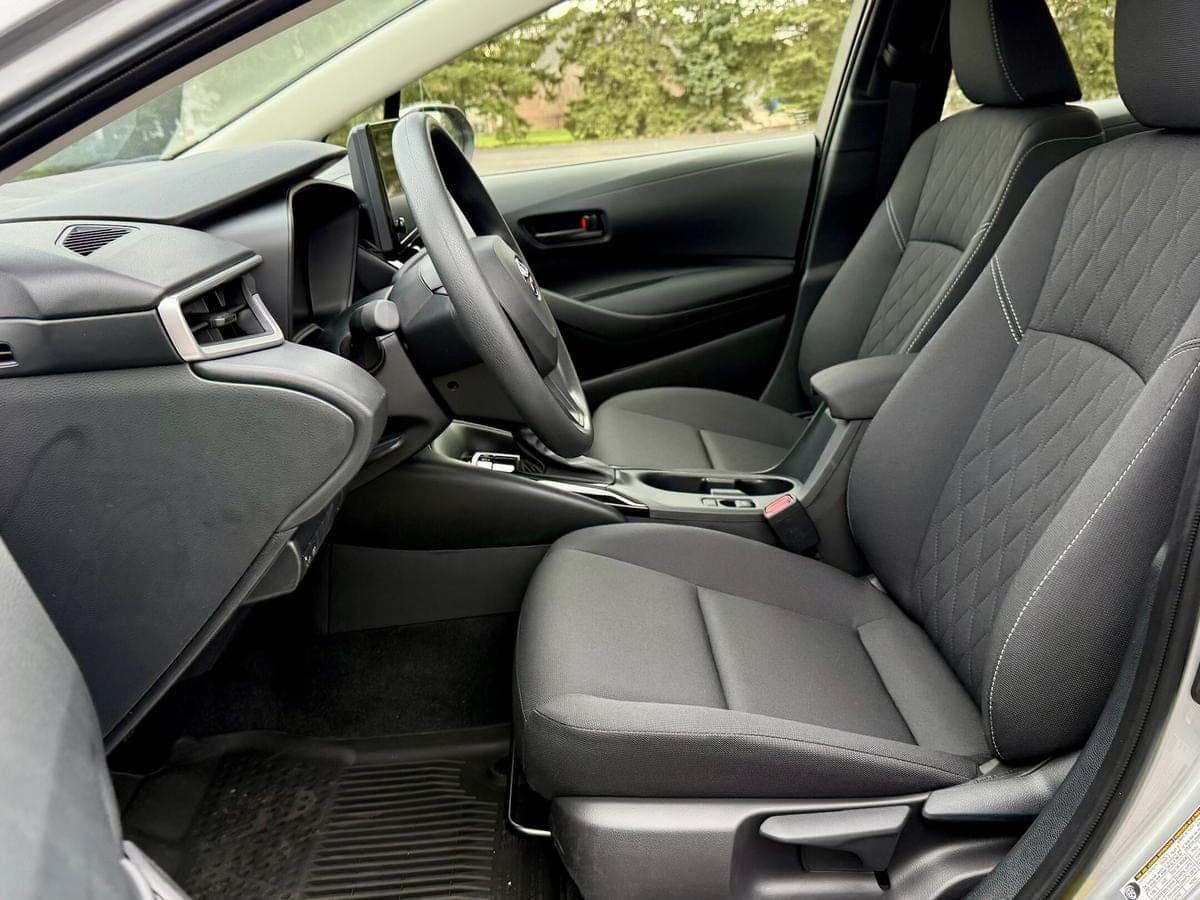 2025 Toyota Corolla Hybrid LE AWD — photo 4