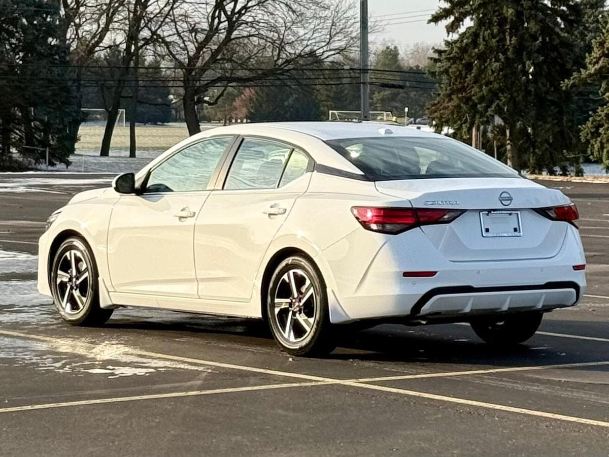 2025 Nissan Sentra SV — photo 2