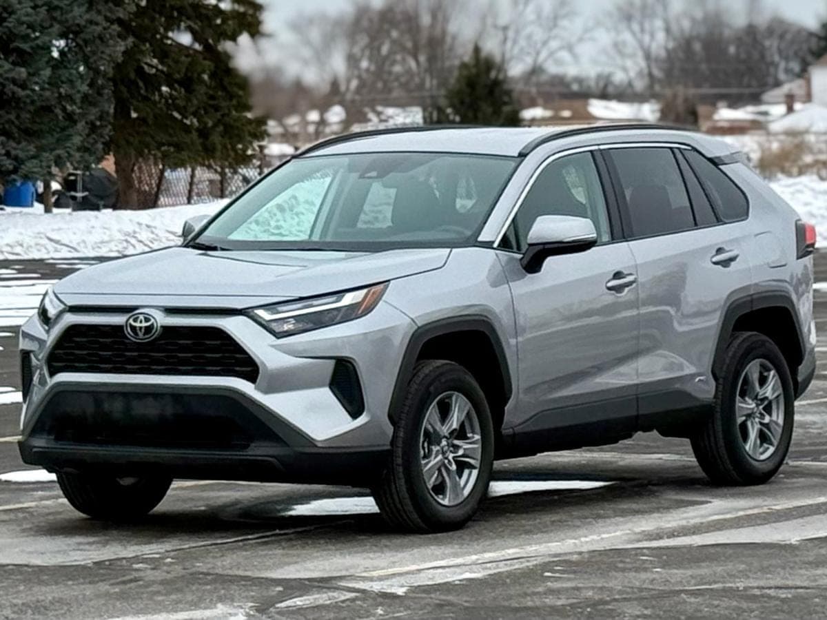 2025 Toyota RAV4 Hybrid XLE AWD — photo 1