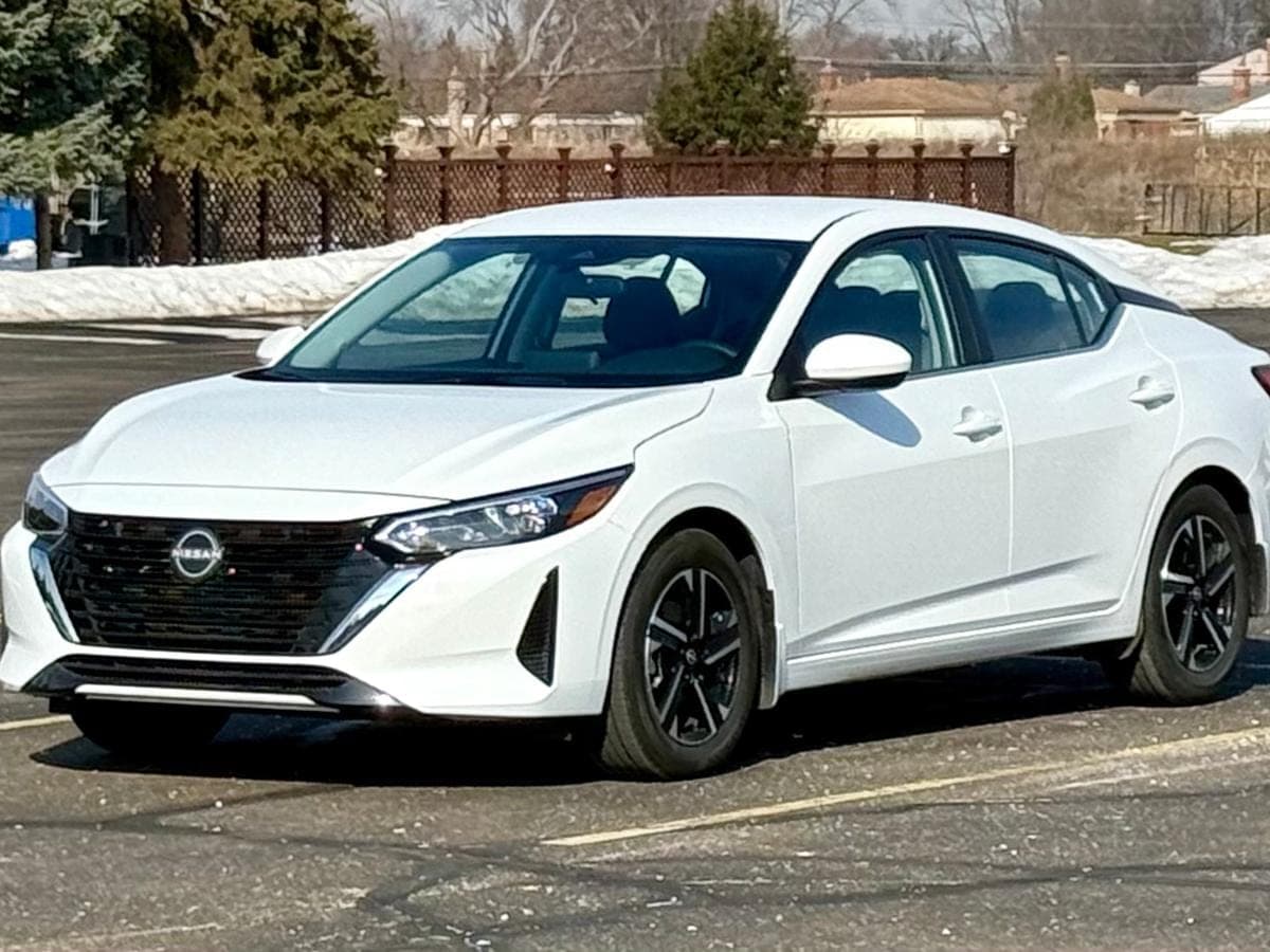 2025 Nissan Sentra SV — photo 1