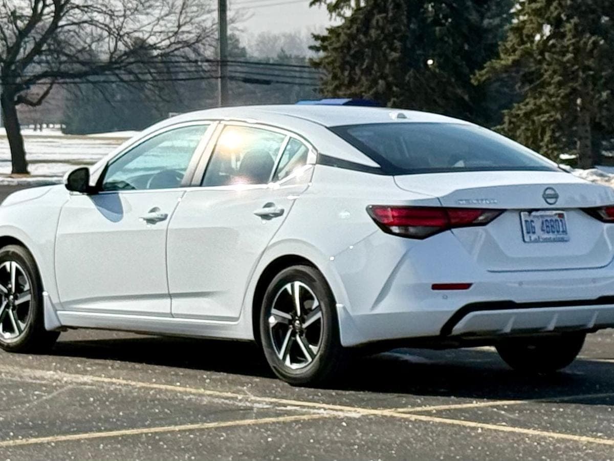 2025 Nissan Sentra SV — photo 2