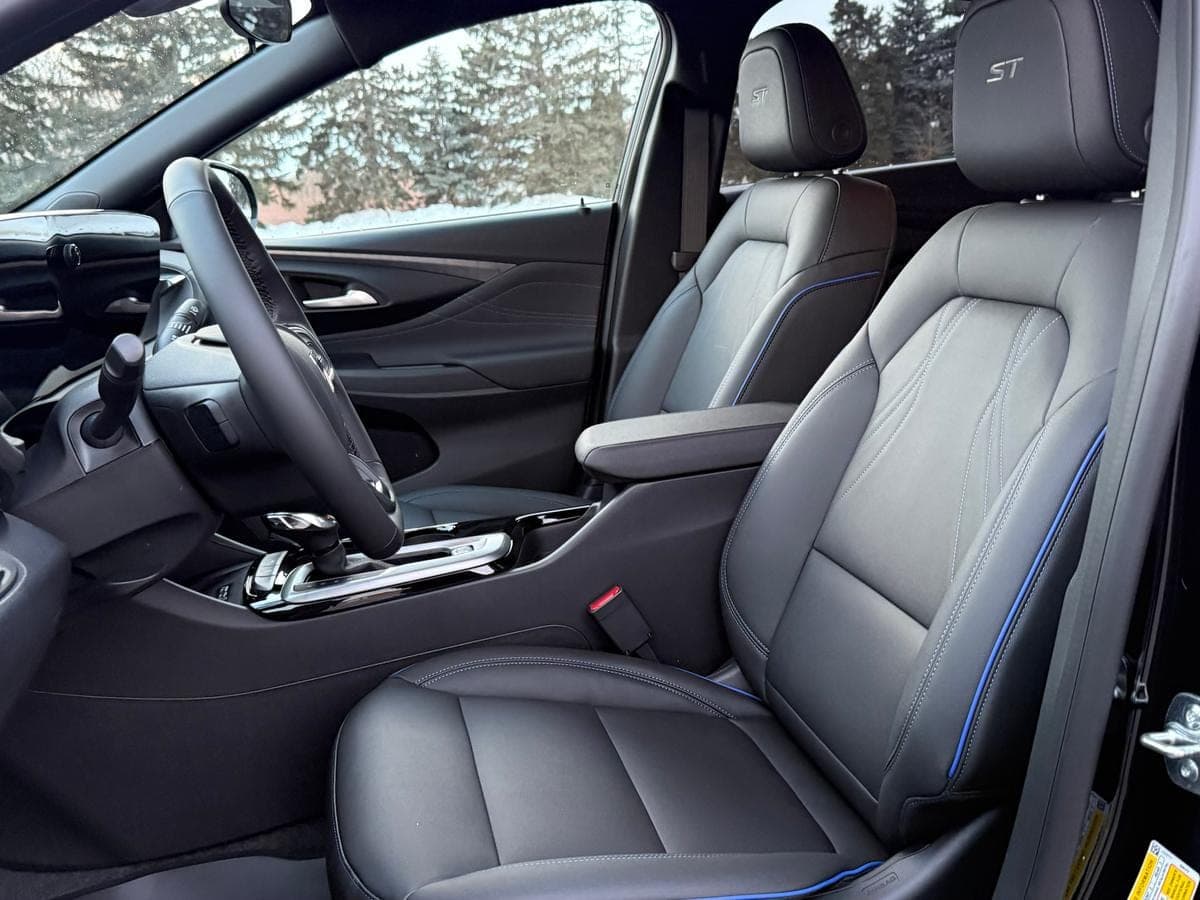 2026 Buick Envista Sport Touring — photo 4