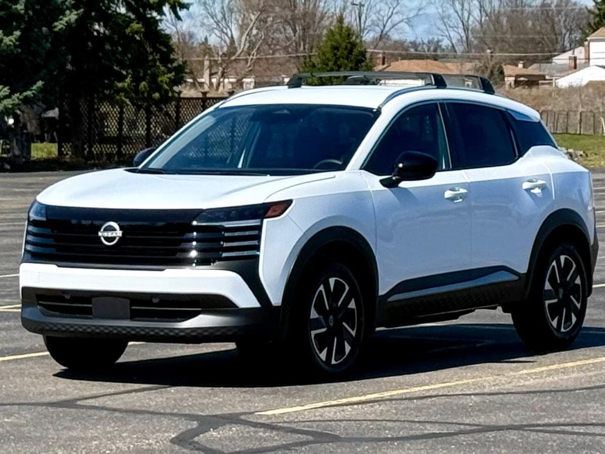 2026 Nissan Kicks SV — photo 1