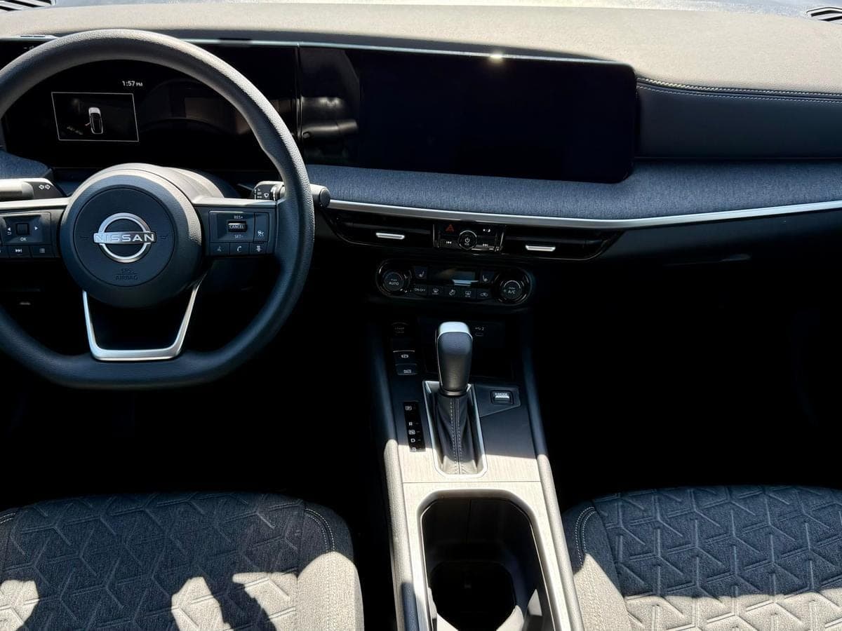 2026 Nissan Kicks SV — photo 3