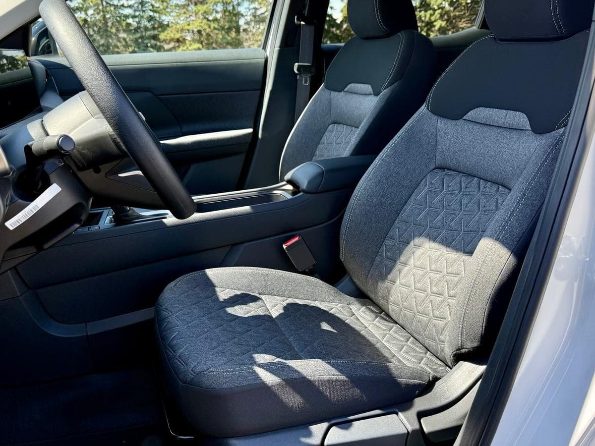 2026 Nissan Kicks SV — photo 4