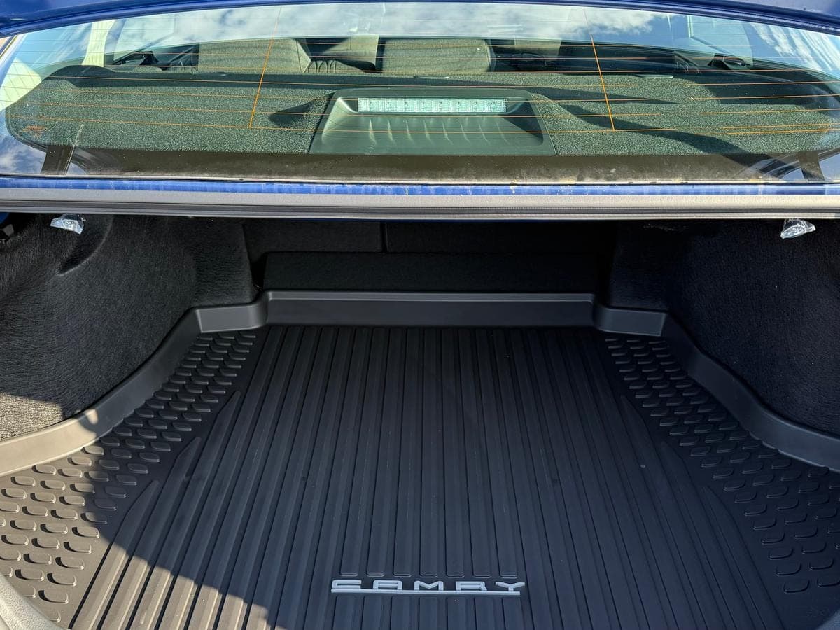 2025 Toyota Camry Hybrid LE — photo 5