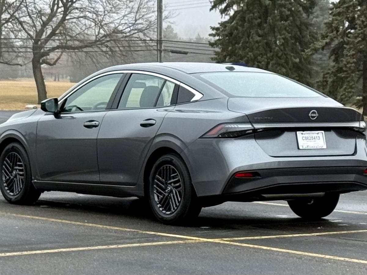 2026 Nissan Sentra SV — photo 2