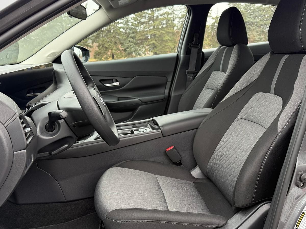 2026 Nissan Sentra SV — photo 4