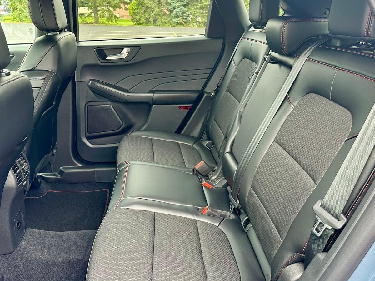 2023 Ford Escape ST-Line — photo 5