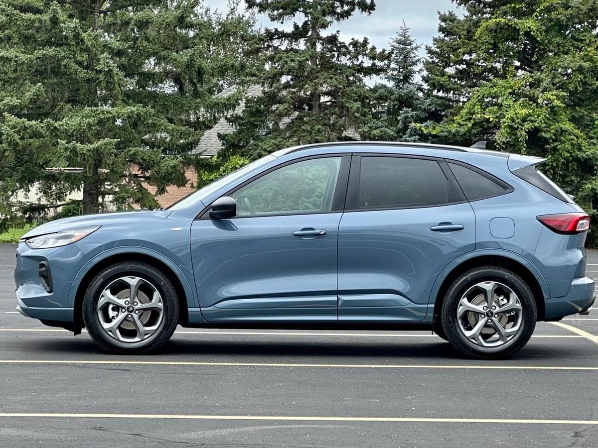 2023 Ford Escape ST-Line — photo 7