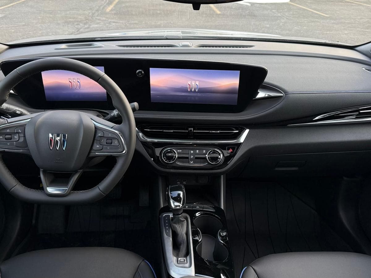 2026 Buick Envista Sport Touring — photo 3