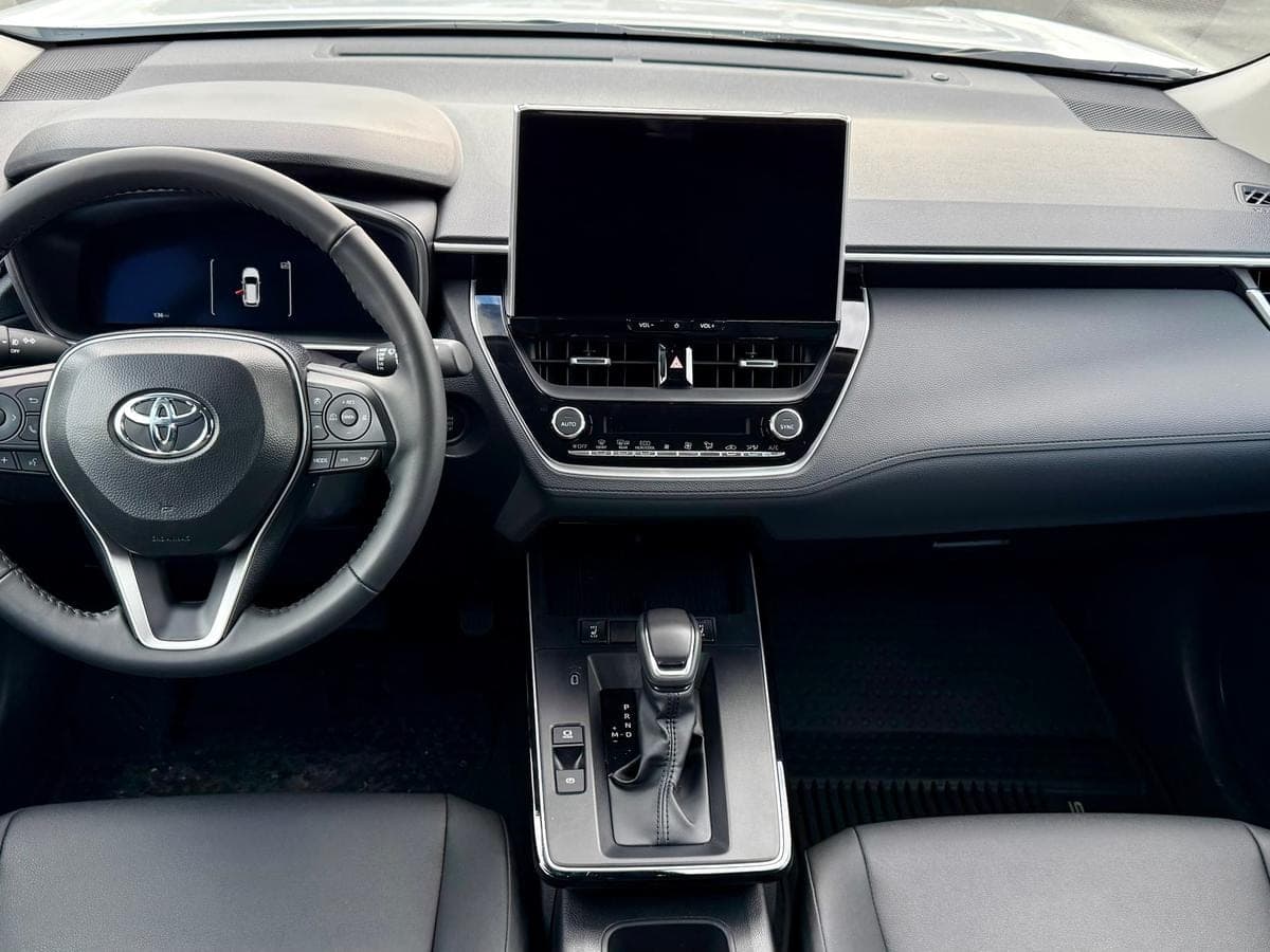 2026 Toyota Corolla Cross XLE — photo 3