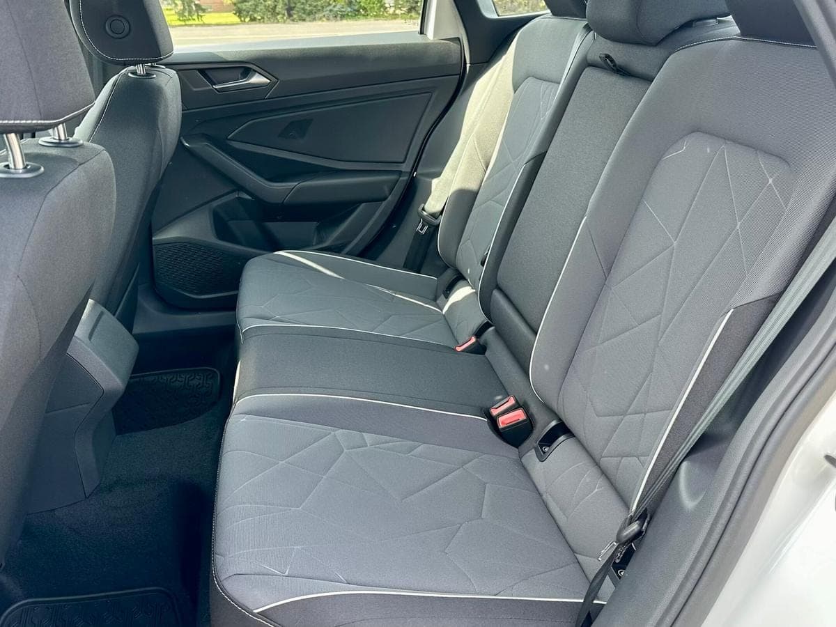 2025 Volkswagen Jetta Sport — photo 5