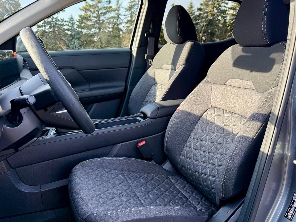 2025 Nissan Kicks SV — photo 4