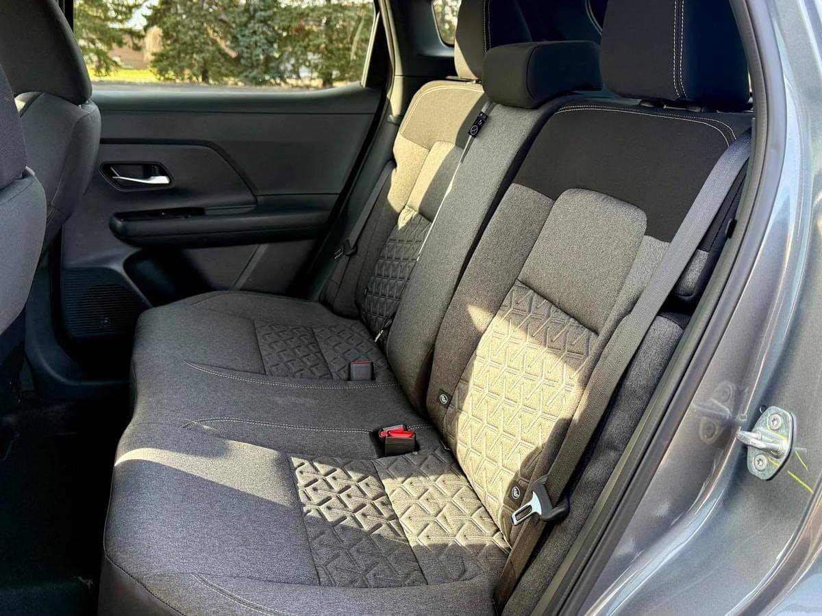 2025 Nissan Kicks SV — photo 5