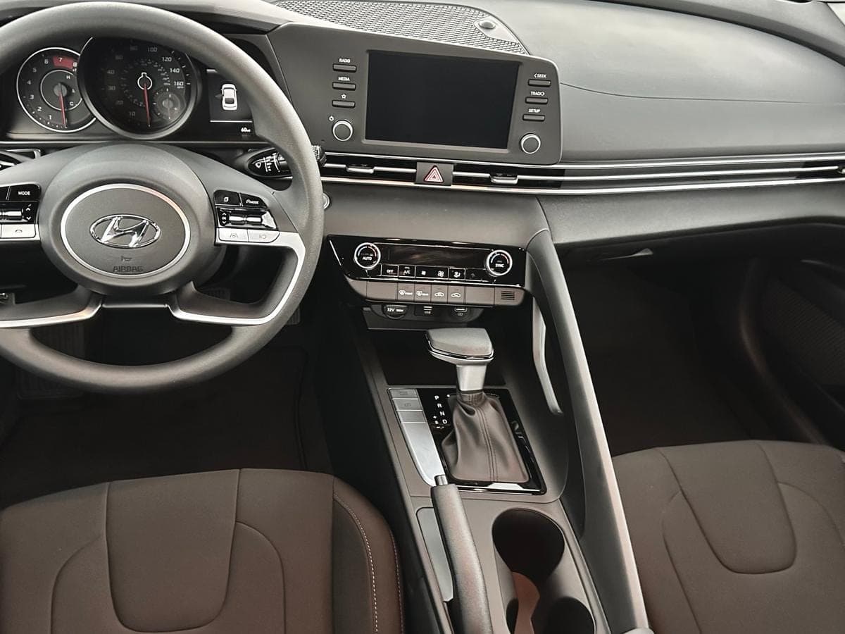 2023 Hyundai Elantra SEL — photo 3