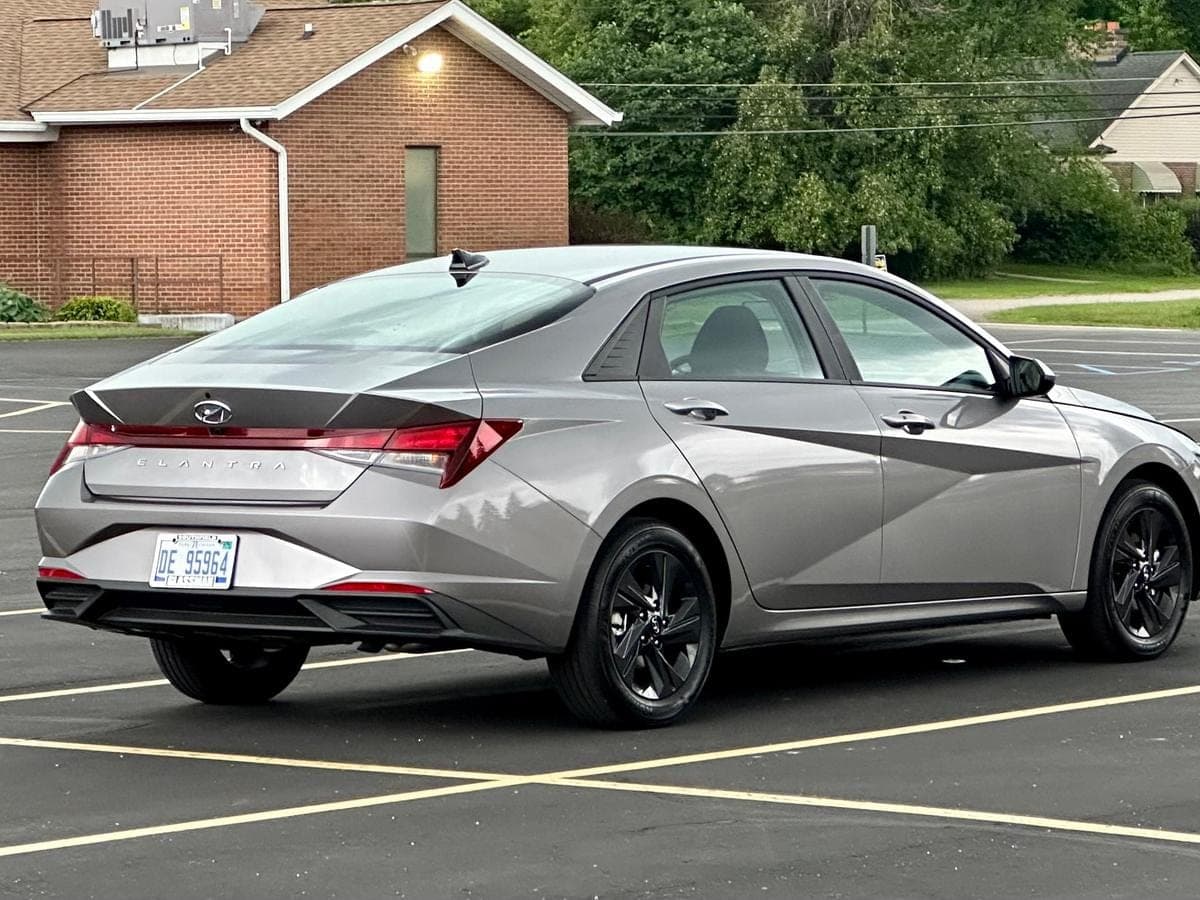 2023 Hyundai Elantra SEL — photo 8
