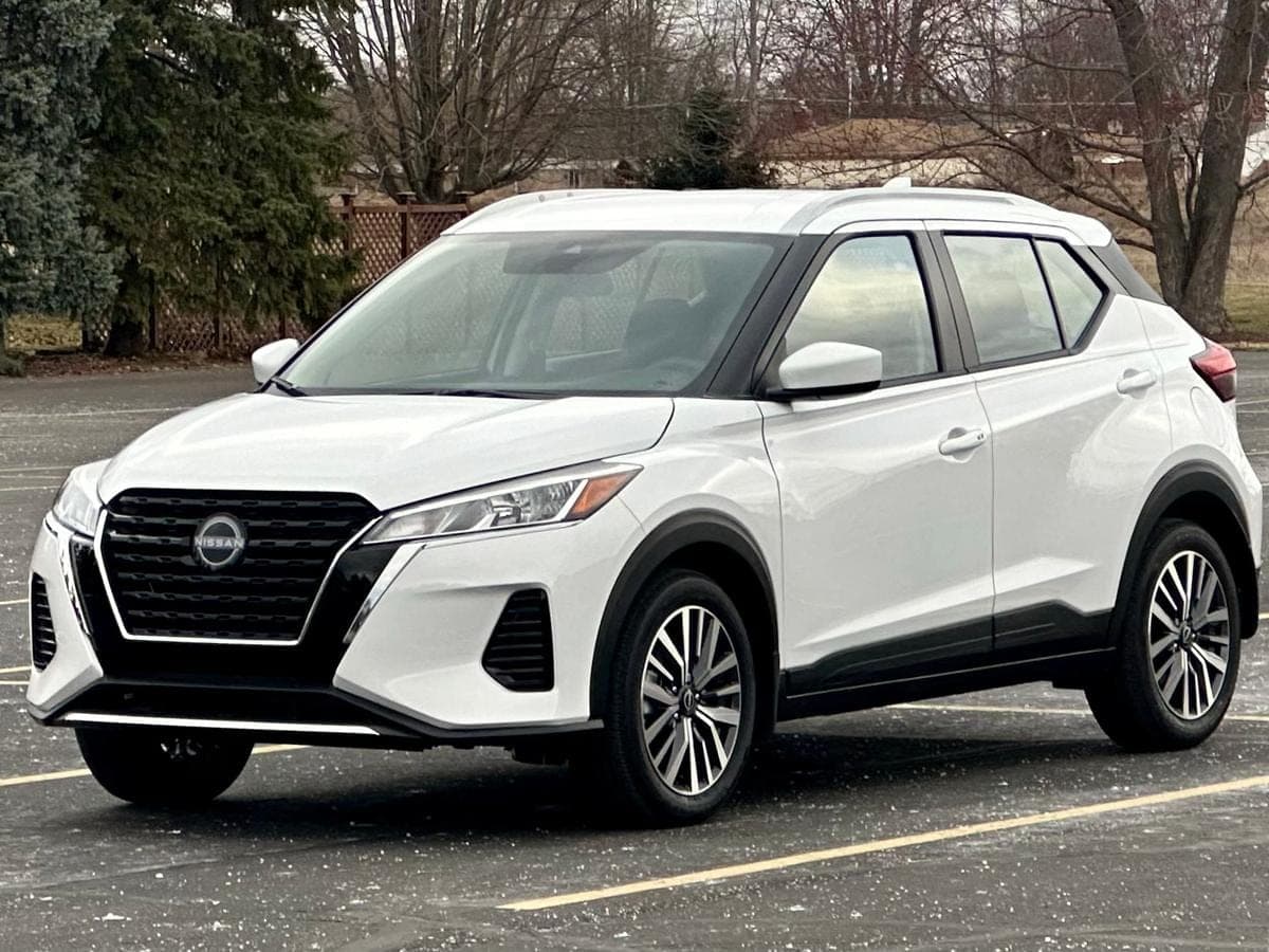 2024 Nissan Kicks SV — photo 1