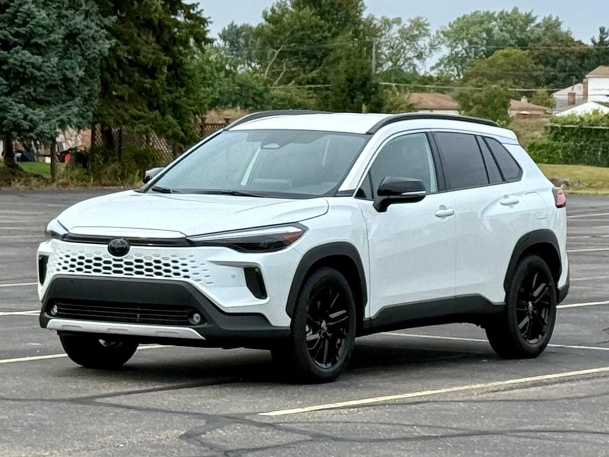 2026 Toyota Corolla Cross XSE Hybrid — photo 1