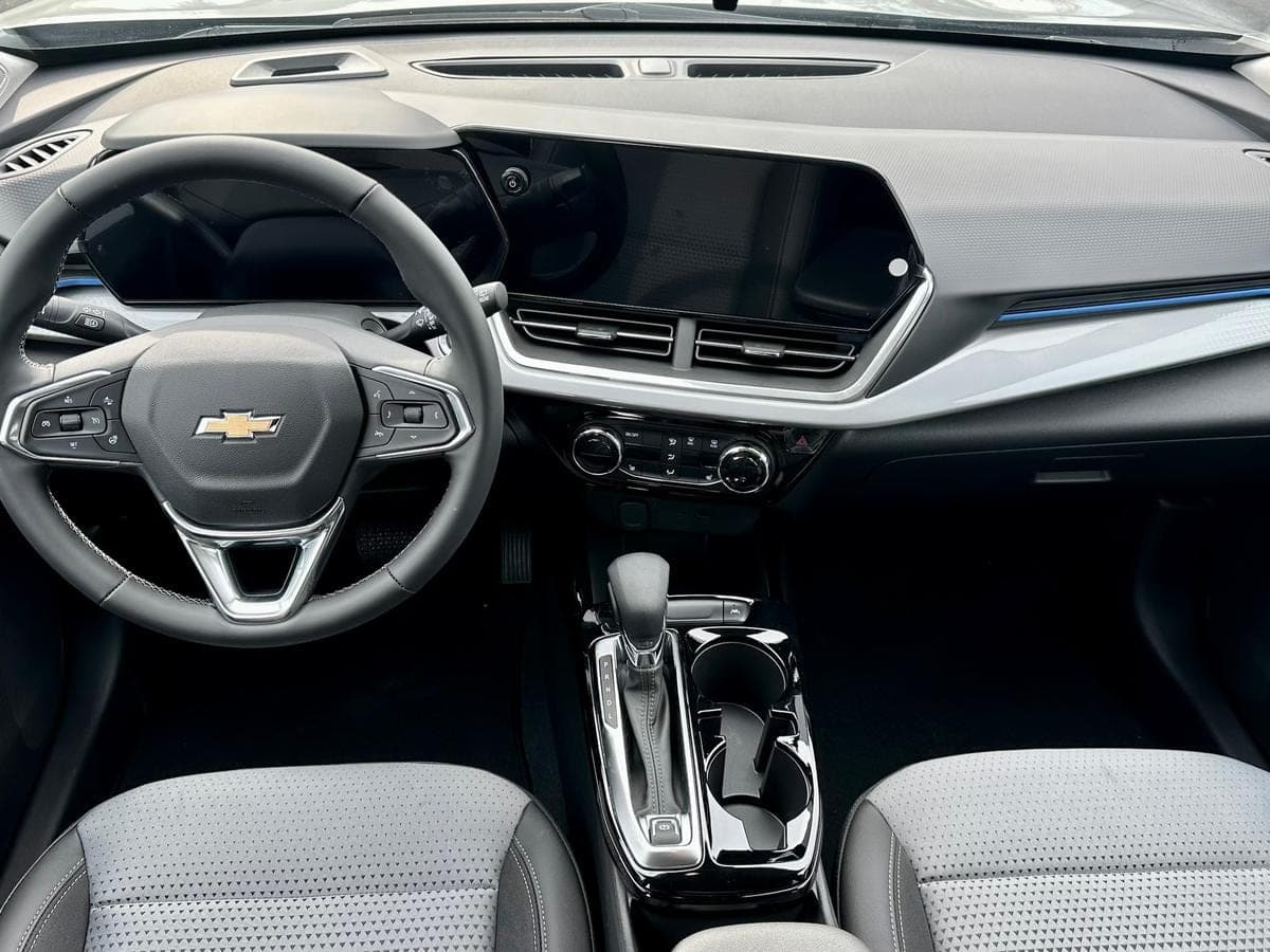 2026 Chevrolet Trax LT — photo 3